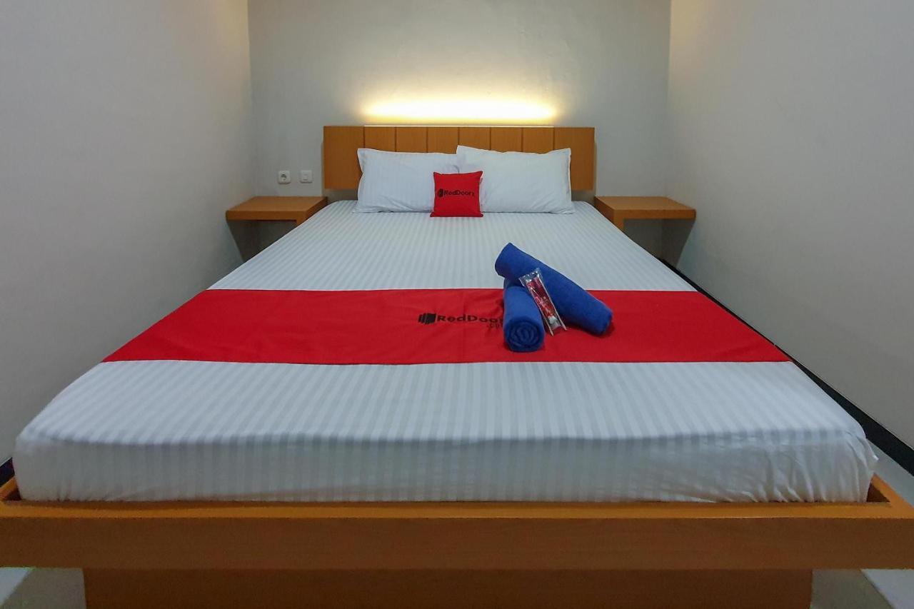 Reddoorz Syariah Near Solo Paragon Mall 2 Bonorejo エクステリア 写真