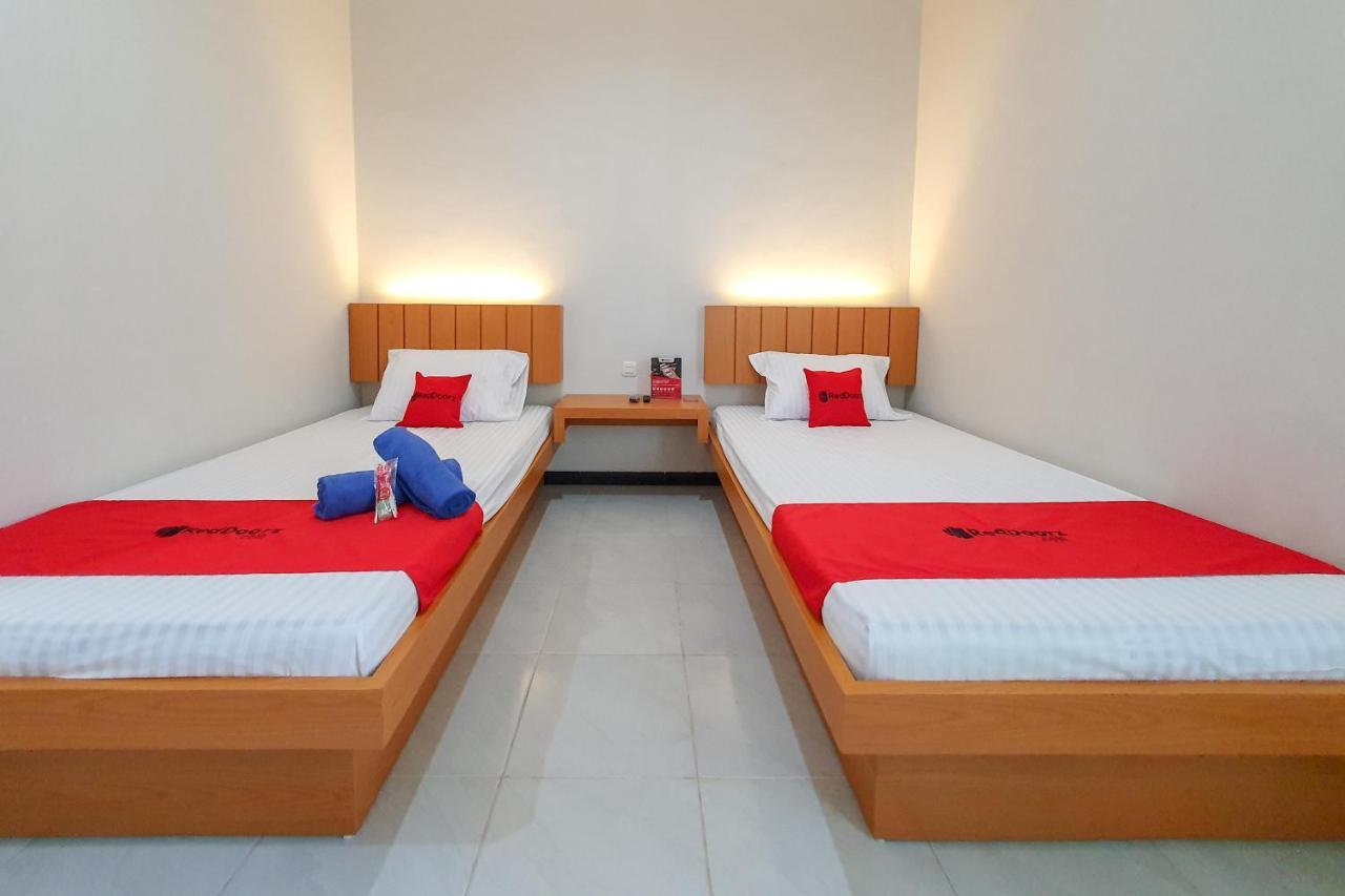 Reddoorz Syariah Near Solo Paragon Mall 2 Bonorejo エクステリア 写真