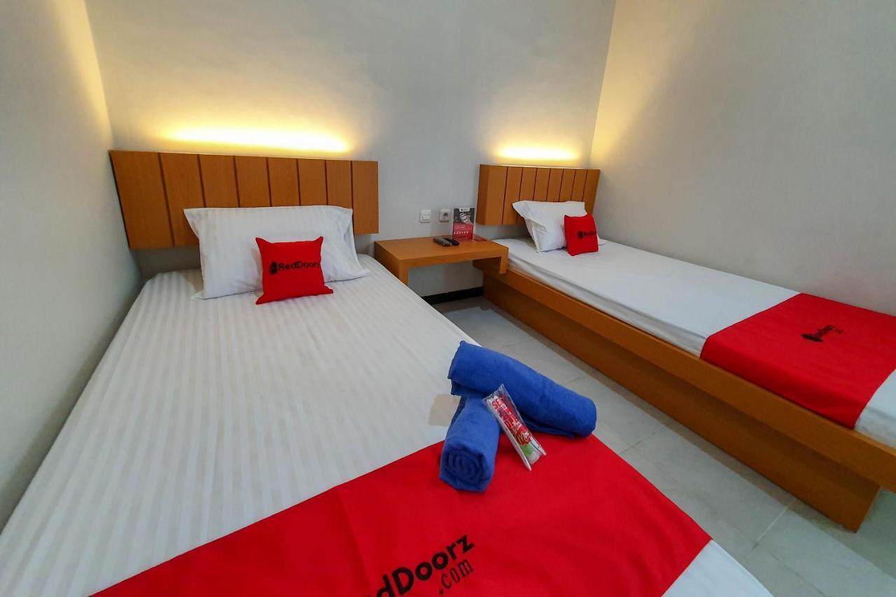 Reddoorz Syariah Near Solo Paragon Mall 2 Bonorejo エクステリア 写真
