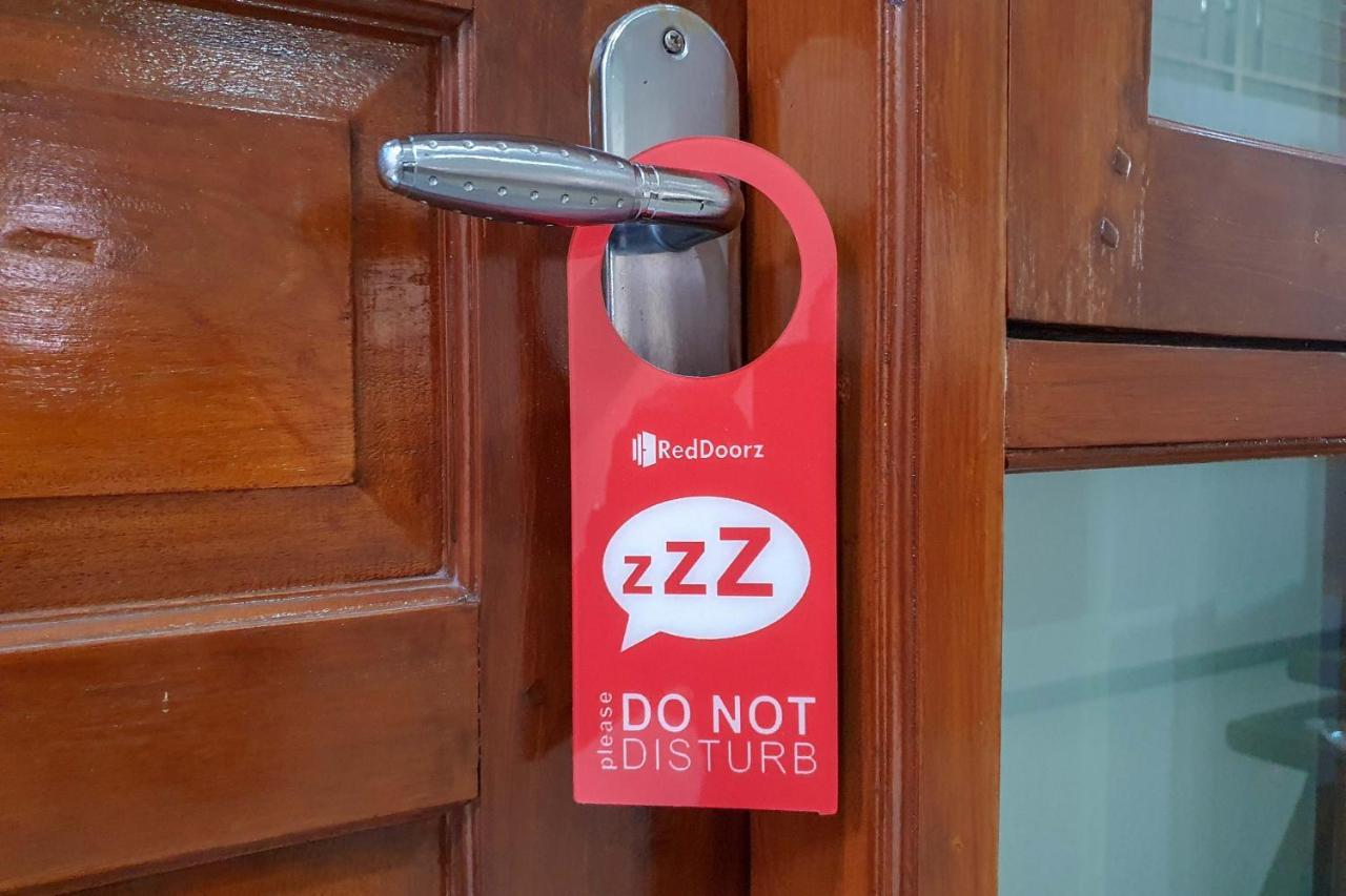 Reddoorz Syariah Near Solo Paragon Mall 2 Bonorejo エクステリア 写真