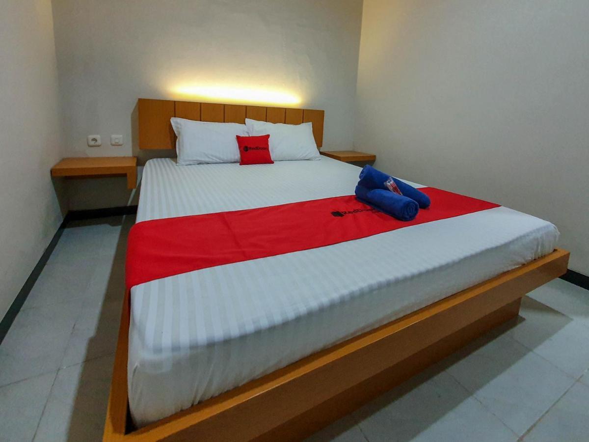 Reddoorz Syariah Near Solo Paragon Mall 2 Bonorejo エクステリア 写真