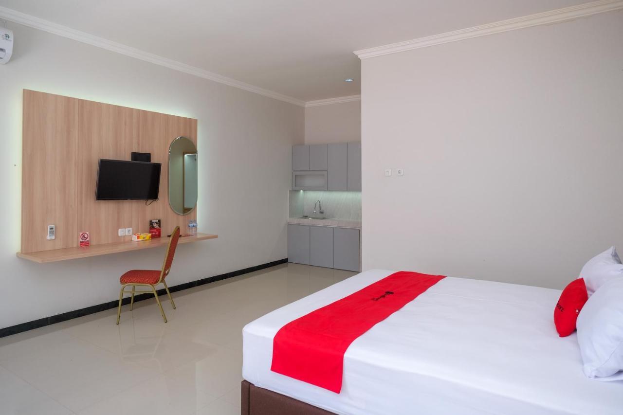Reddoorz Syariah Near Solo Paragon Mall 2 Bonorejo エクステリア 写真