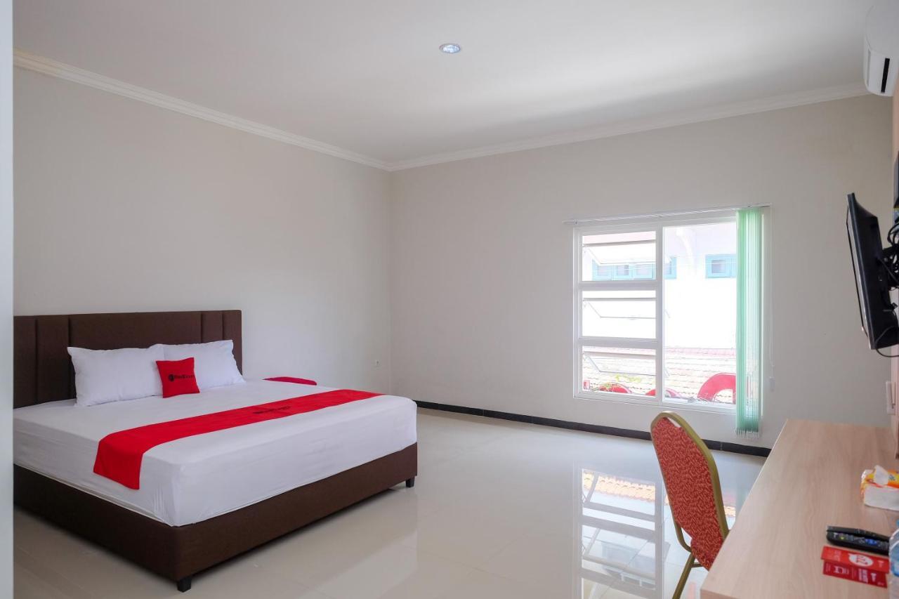 Reddoorz Syariah Near Solo Paragon Mall 2 Bonorejo エクステリア 写真