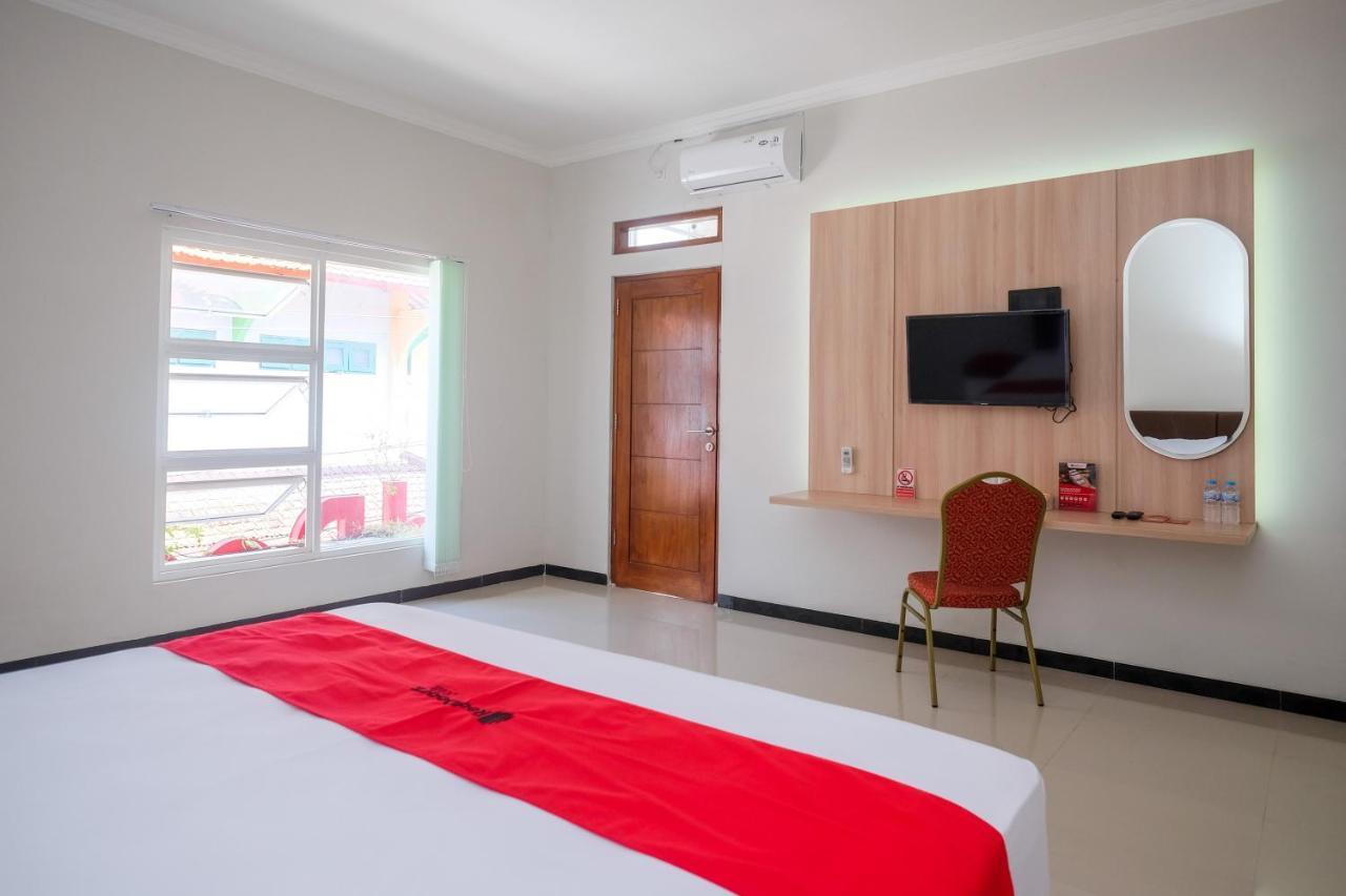 Reddoorz Syariah Near Solo Paragon Mall 2 Bonorejo エクステリア 写真