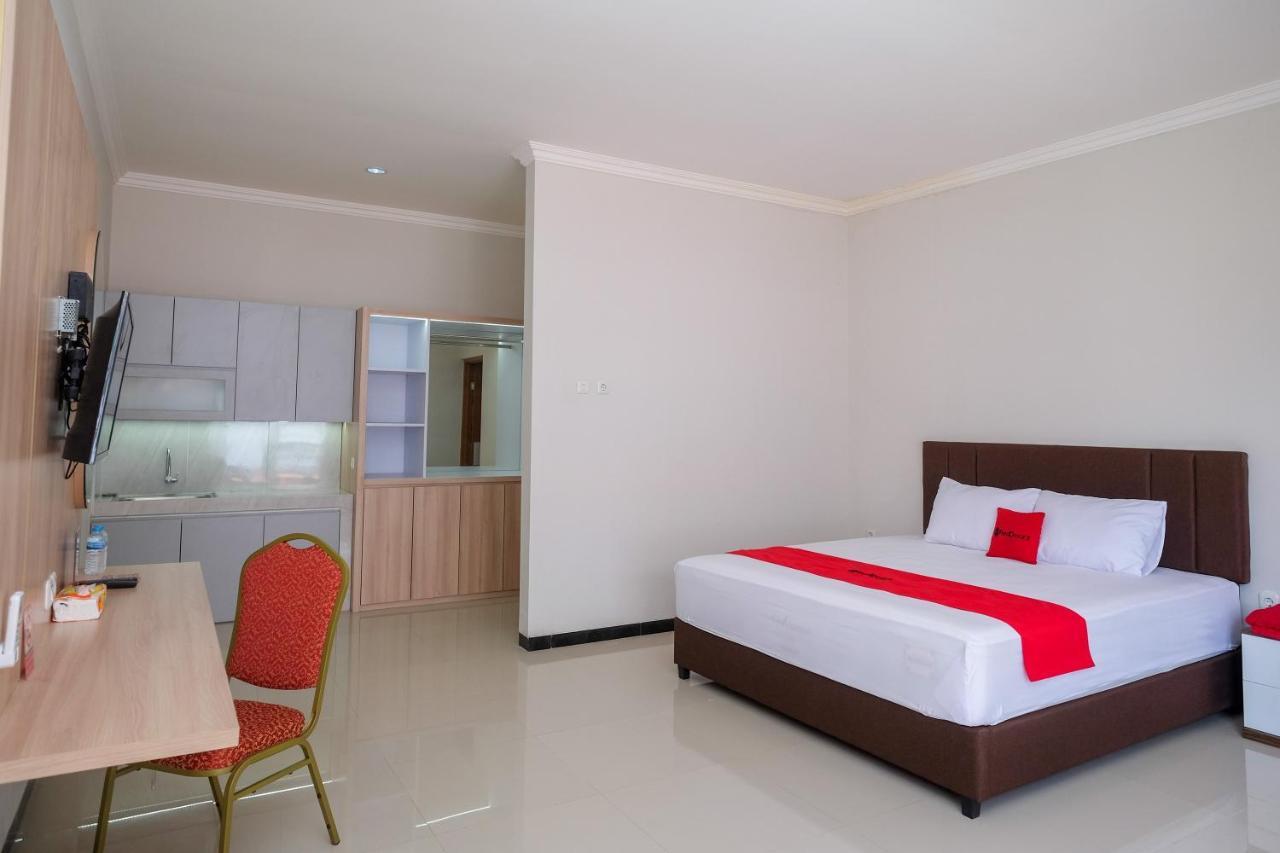 Reddoorz Syariah Near Solo Paragon Mall 2 Bonorejo エクステリア 写真