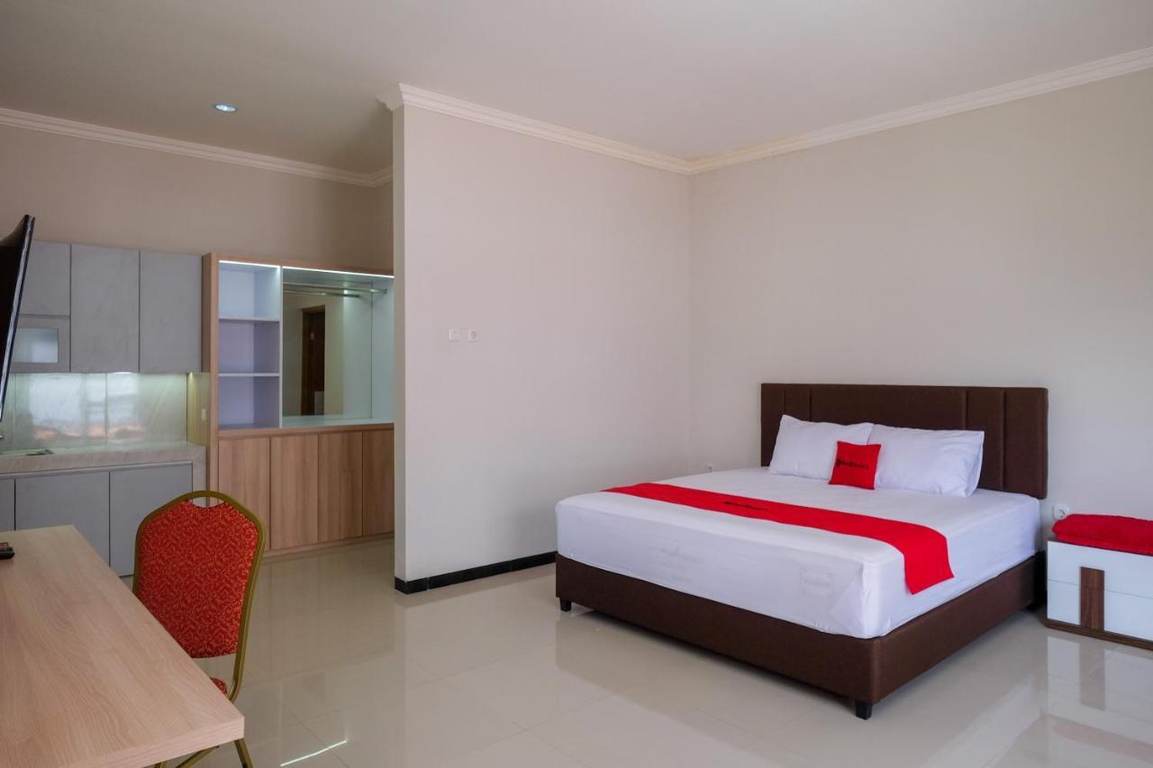 Reddoorz Syariah Near Solo Paragon Mall 2 Bonorejo エクステリア 写真