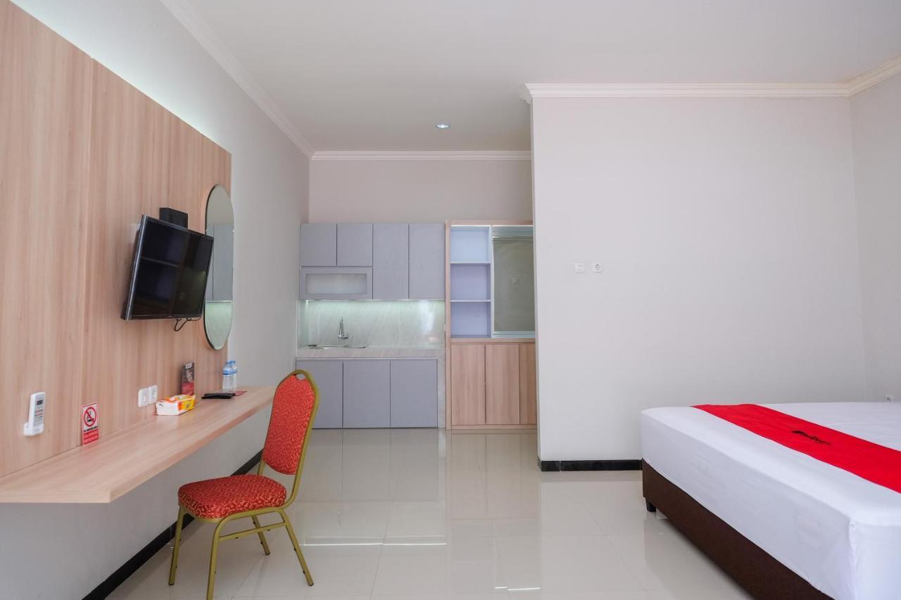 Reddoorz Syariah Near Solo Paragon Mall 2 Bonorejo エクステリア 写真