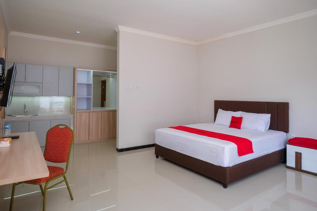 Reddoorz Syariah Near Solo Paragon Mall 2 Bonorejo エクステリア 写真